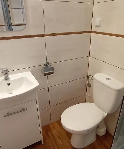 Nad Stawem Apartmán *